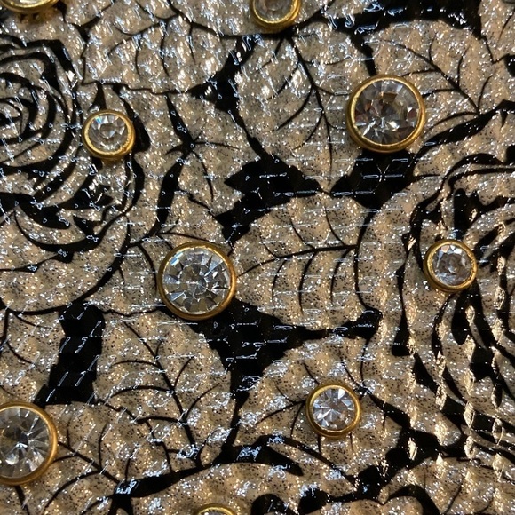 NWT~Faux Patent Leather Floral Crossbody Purse w/Rhinestone Rivets & Keychain - Picture 4 of 16